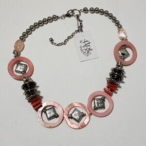 Treska Pale Pink beaded mother of pearl circle‎ necklace